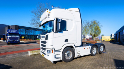 20260329-Tom-Holding-00044